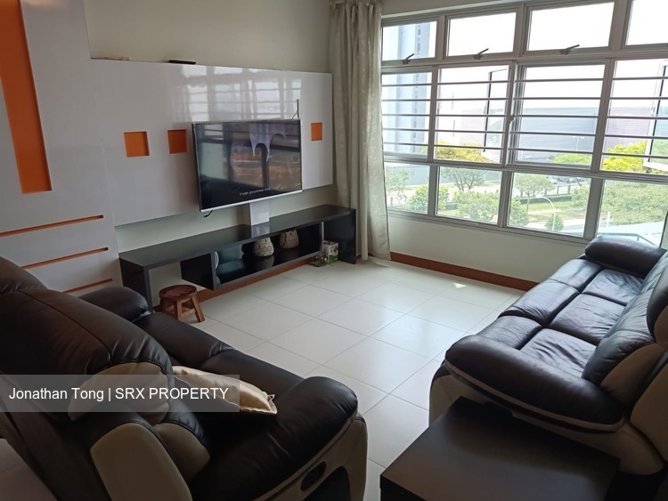 Woodlands Crescent thumbnail photo